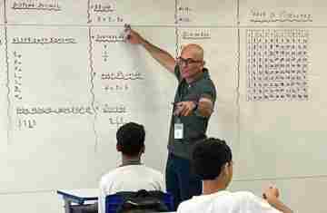  Desafio dos professores é chamar atenção dos estudantes durante aulas 